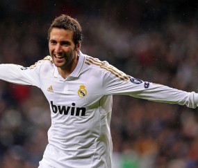 开云入口-巅峰对决之夜，JackeyLove的电竞风云与德约科维奇的80分钟激战雄鹿，巅峰双雄对决夜，JackeyLove电竞风云与德约科维奇80分钟激战